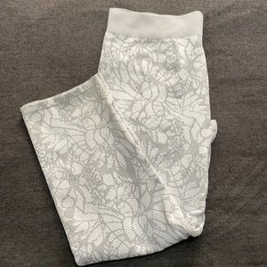 Fabletics Capri legging
